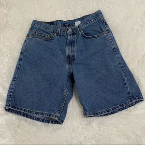 Men’s 550 Levi’s Jean Shorts size 33 Relaxed Fit